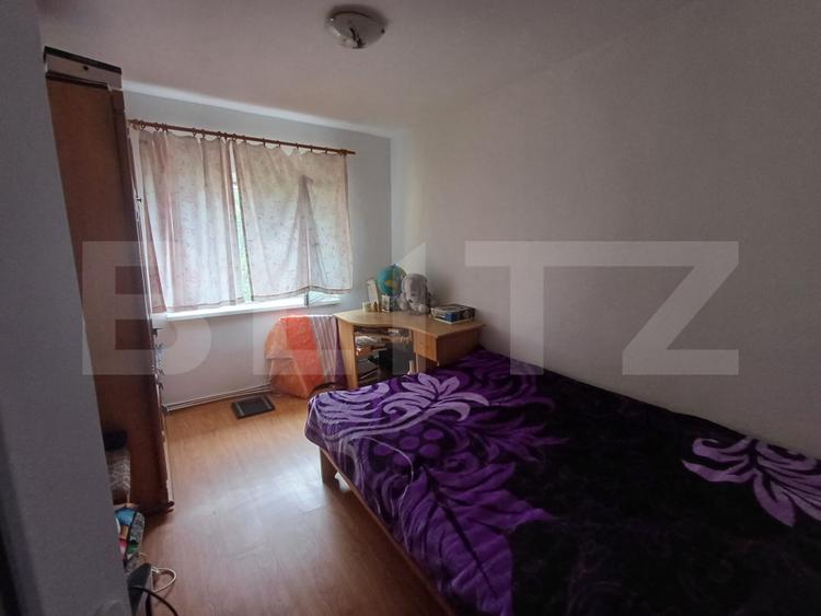 Apartament de vanzare, cu 3 camere, 70 mp, zona Revolutiei