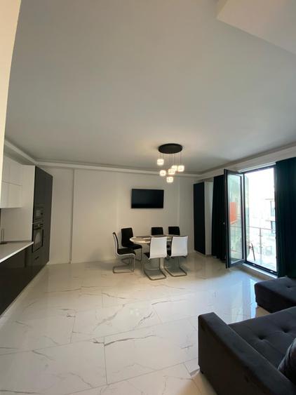 3 camere cu vedere frontală la mare mobilat lux