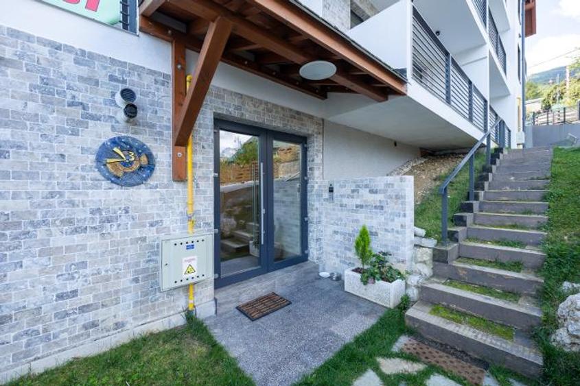2 camere complex exclusivist, finalizat 2025, 70mp, 2 terase, la 300m de Peles