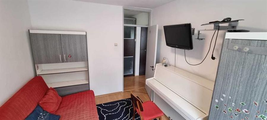 Apartament 3 camere, decomandat, Lapus