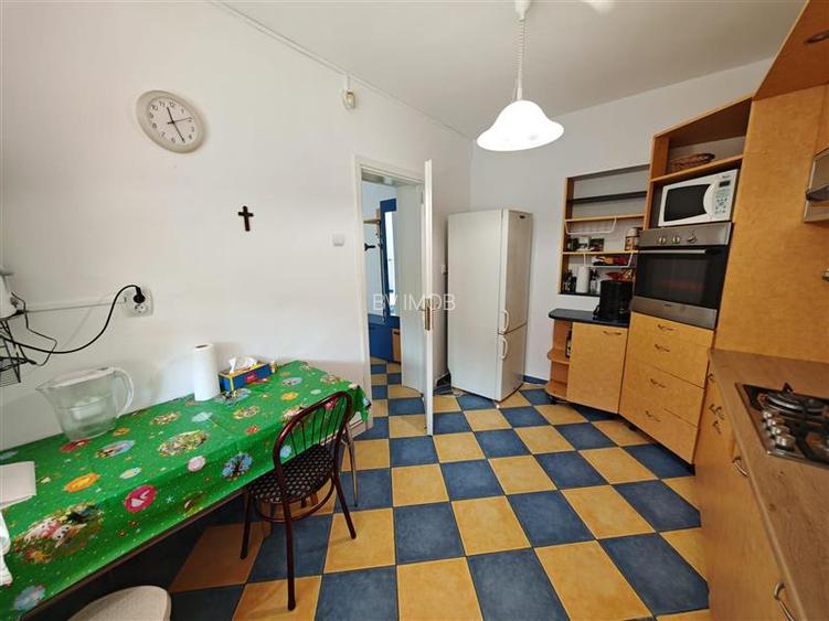 Vanzare casa imbratisata de natura in zona Bunloc, teren 445 mp - 27