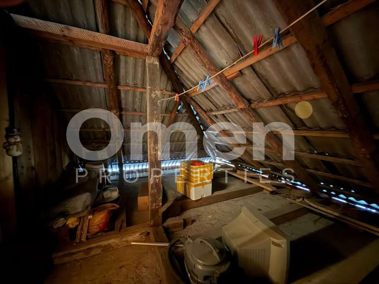 Casa cu piscina de vanzare, cu 6 ari de teren, Unguras