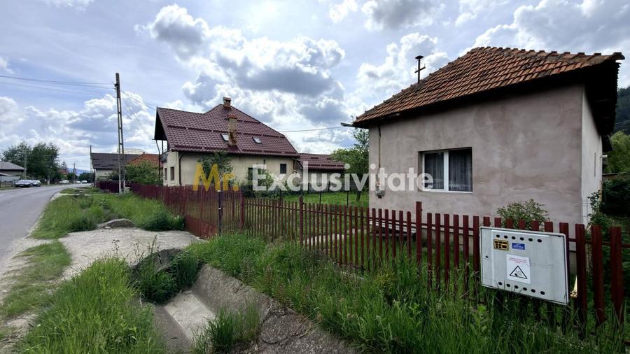 Casa individuala  Leresti la strada principala+ teren 831 mp, utilitati complete