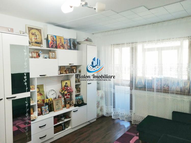 Apartament 3 camere semidecomandat Piata Maratei