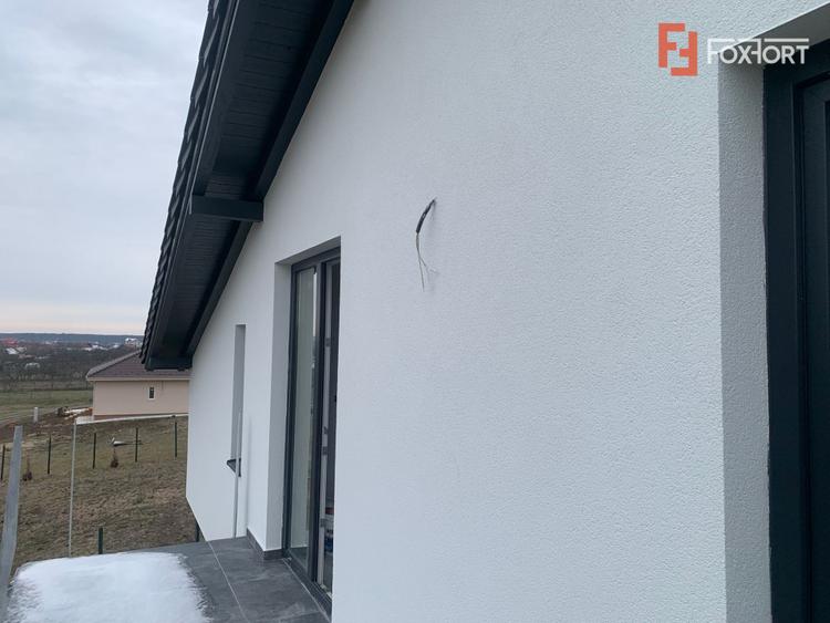 Casa individuala cu 5 camere si teren de 840 mp, Pischia