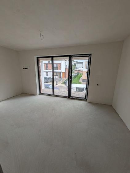Duplex semifinisat, zona Vivo