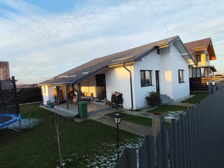 FARA COMISIOANE  in Cosoba casa 3 camere PARTER pod la cheie chiar merita vazuta