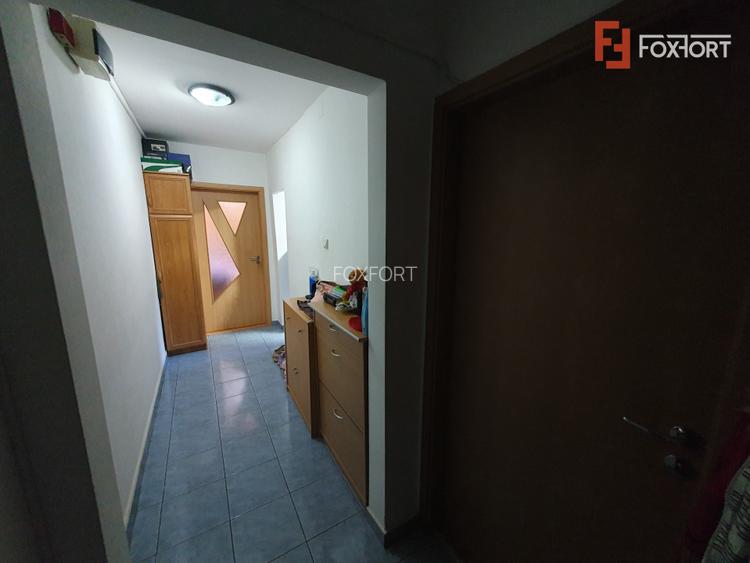 Apartament 3 camere, etaj 1, centrala proprie, bloc izolat - Zona Kiriac