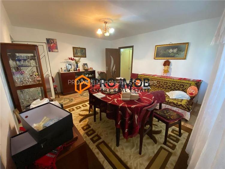 Apartament 2 camere cf 1 semidecomandat zona Berca - 2