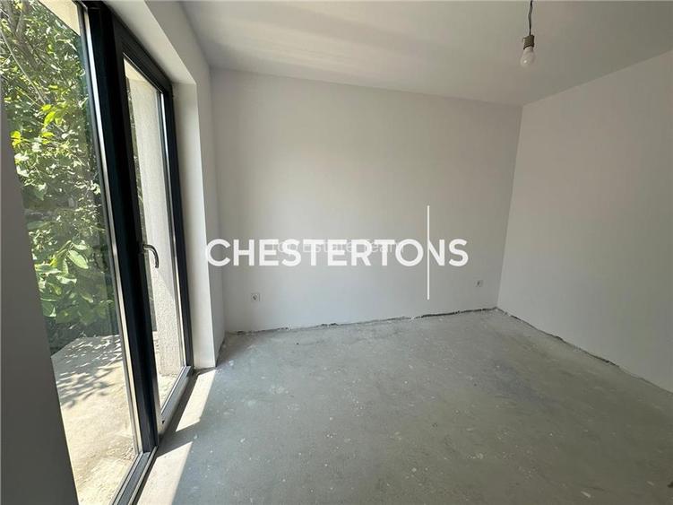 Vila moderna, 4 camere + curte ,zona linistita, oportunitate unica - 8
