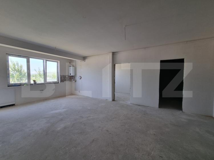Apartament 3 camere, 59.20 mp, etaj intermediar, zona Valea Garboului