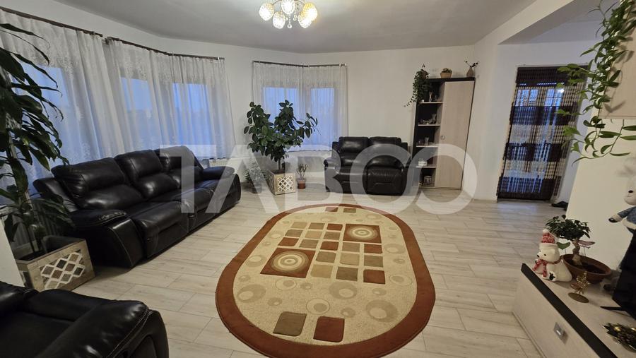 EXCLUSIVITATE - Casa de vanzare cu 5 camere in zona Piata Cluj Sibiu