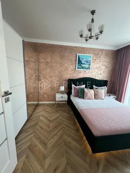 Apartament 2 camere lux de închiriat, central, bloc nou, loc parcare