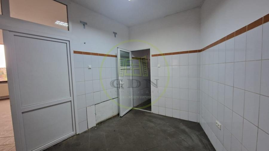 Spatiu comercial. 500mp, Sarari