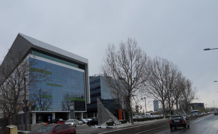 Spatii comerciale de inchiriat in One North Gate