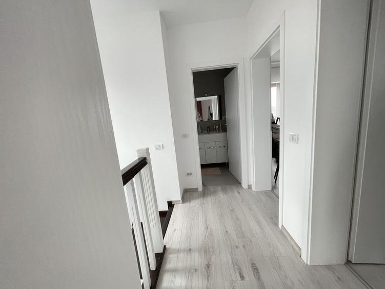 Duplex P+1E -unități separate prin cameră tehnica