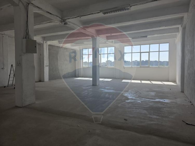 Spațiu 202 mp etaj 3 lift marfa Baicului ideal atelier , sala sport