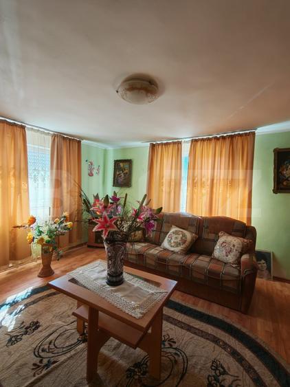 Casa 2 camere, 83 mp, 650 mp teren, in Moldovenesti
