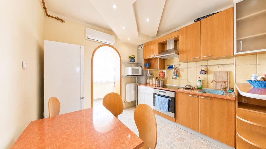 Apartament de închiriat | Potrivit pentru studenți sau un cuplu | Zona Intim