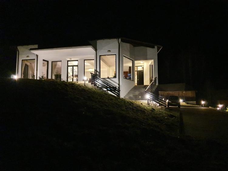 Vila de lux Brasov-Zarnesti-Piatra Craiului-Plaiul Foii, 2 HA, Gym sauna jacuzzi