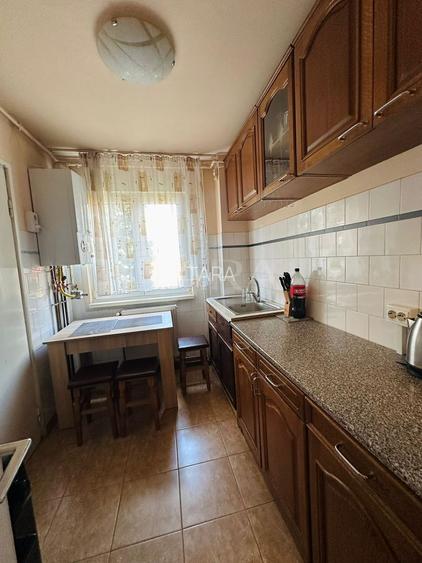 EXCLUSIVITATE. Apartament  4 camere decomandate, zona Primaverii. - 2