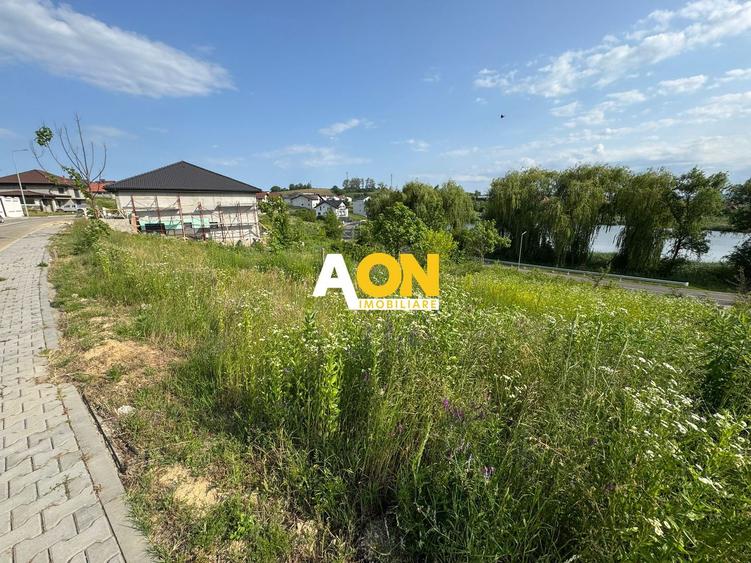 De vanzare 830mp teren intravilan, vedere exclusivista Lacul Chereteu