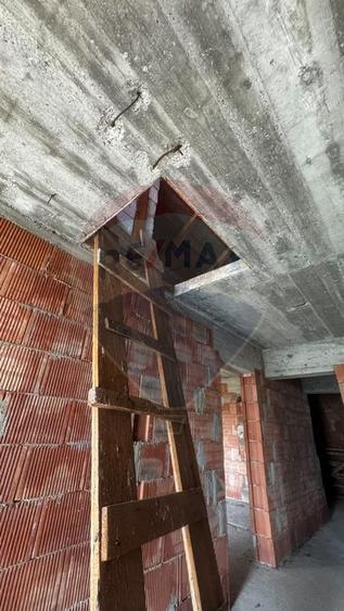 Casă / Vilă cu 6 camere de vânzare