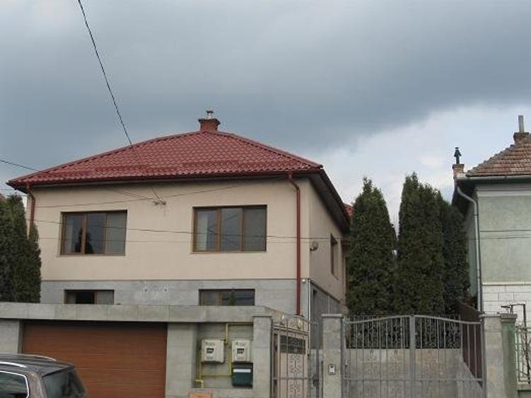 Vânzare casă + teren 3320mp, în Dambul Rotund