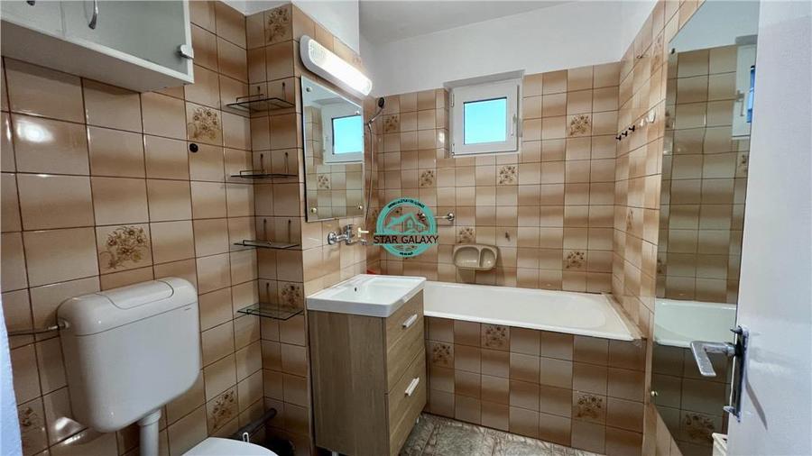 Inchiriez apartament cu 4 camere, complet mobilat zona Ultracentrala