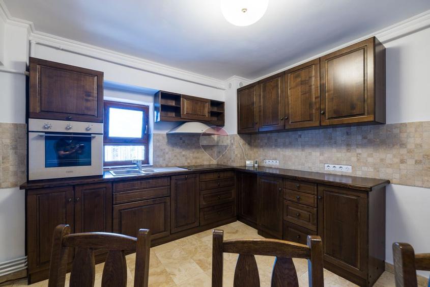 Apartament 5 camere de închiriat| Zona 15 Noiembrie |Vedere panoramica