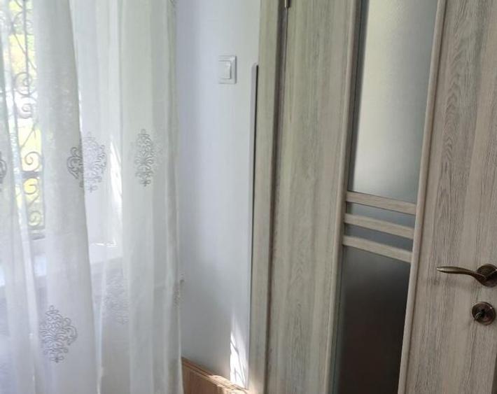 Garsoniera,Titan,Auchan,bl.reabilitat,MIXT,parter inalt/10,Amenajata,Libera