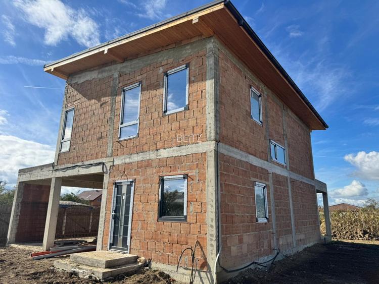 Casă individuală la roșu – 118 mp utili, teren 420 mp, drum privat și curte - 5