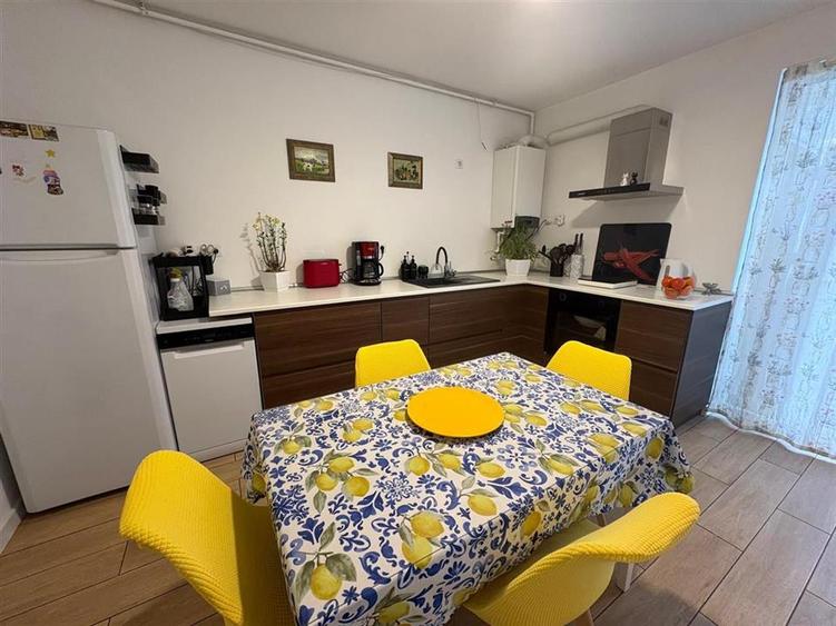Apartament decomandat cu 3 camere 2 bai in Selimbar