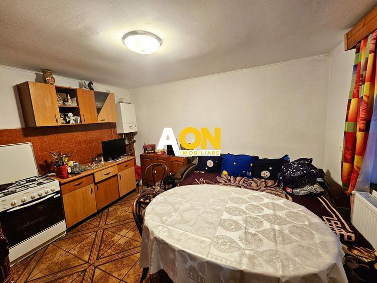 Casa cu doua corpuri, 5 camere, 1580 mp teren, Dealul Furcilor