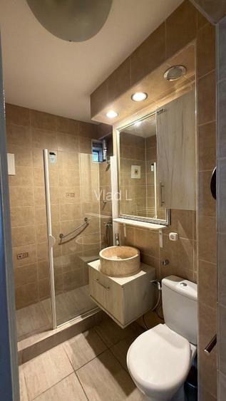 Apartament 2 camere, 47 mp, Centru Craiova — baie modernizată, potrivit și pentr - 4