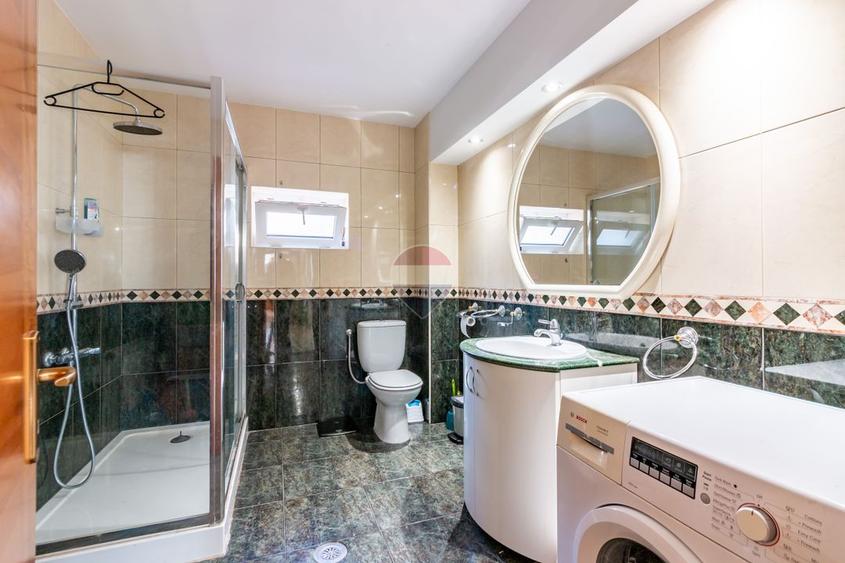 Casă / Vilă cu 6 camere de vânzare Chiajna /Rosu