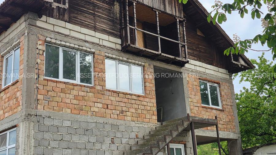 CASA/SPATIU COMERCIAL - GENUNENI - 17