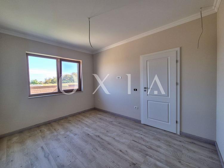 AX929 Giroc, Finisaje Premium, 1/2 Duplex Unit Prin Garaj