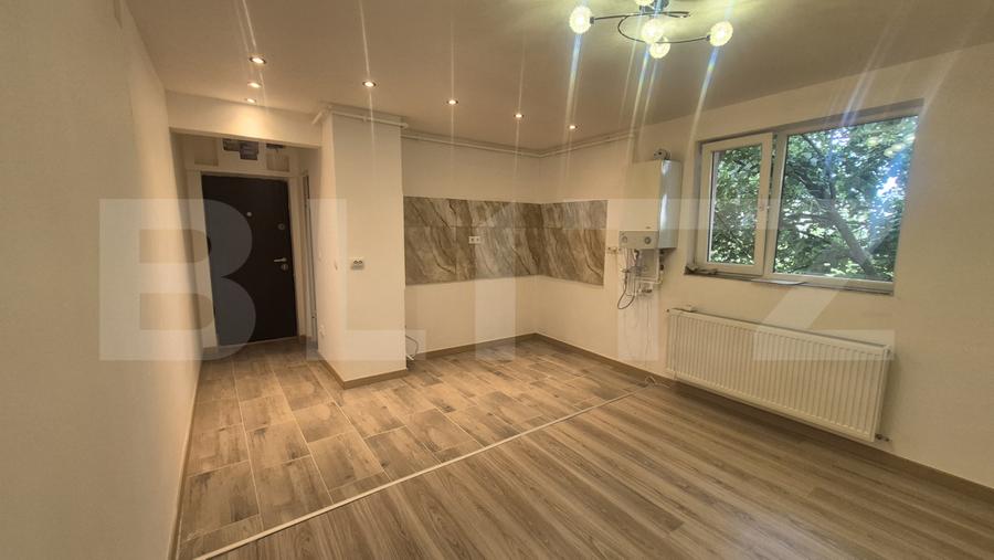 Apartament cu 2 camere de vanzare, 30.57 mp, Micro 14