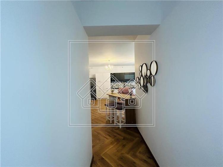 Ap la prima inchiriere, cu 3 camere, balcon, parcare subterana