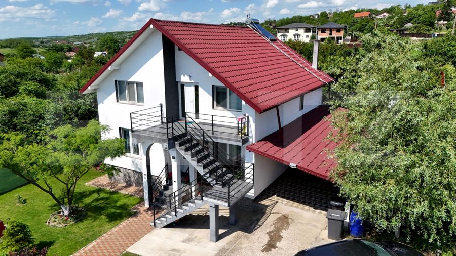 Casa 6 camere, 229 mp, scara exterioara, zona Dorobanti