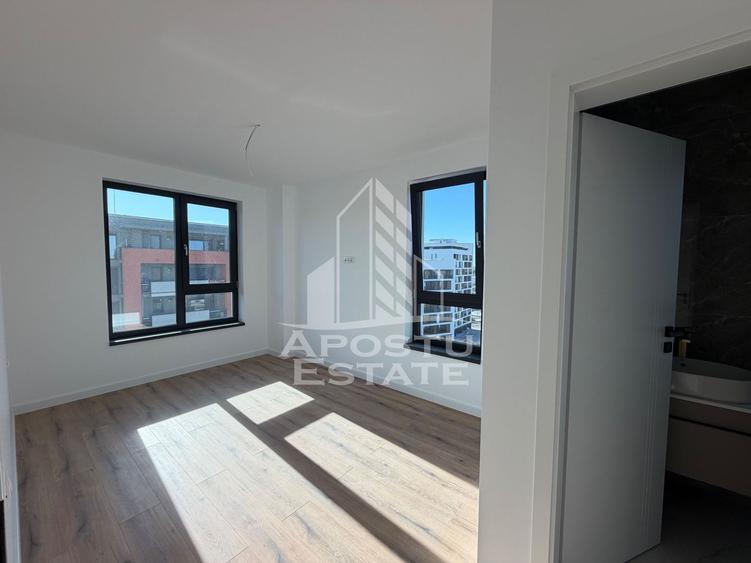 Apartament cu 3 camere de vânzare, Priveliște panoramică,Torontalului
