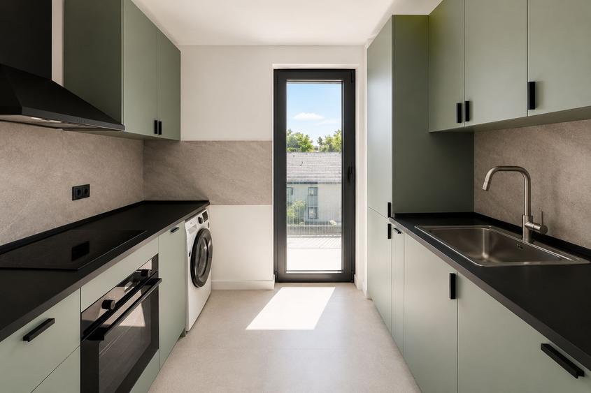 Apartament 4 camere tip duplex Sunset Lake Homes