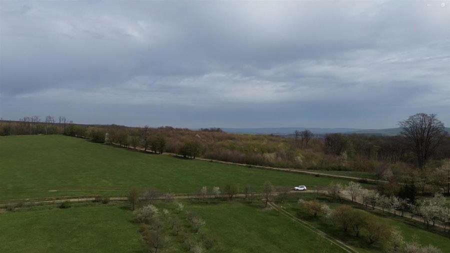 Teren intravilan de vânzare în Mitocu Dragomirnei | 5.800 mp | 43 m de