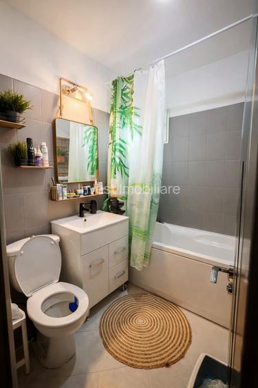 Renovat 2024 • 2 camere decomandat • Nicolina • 79.000 € - 8