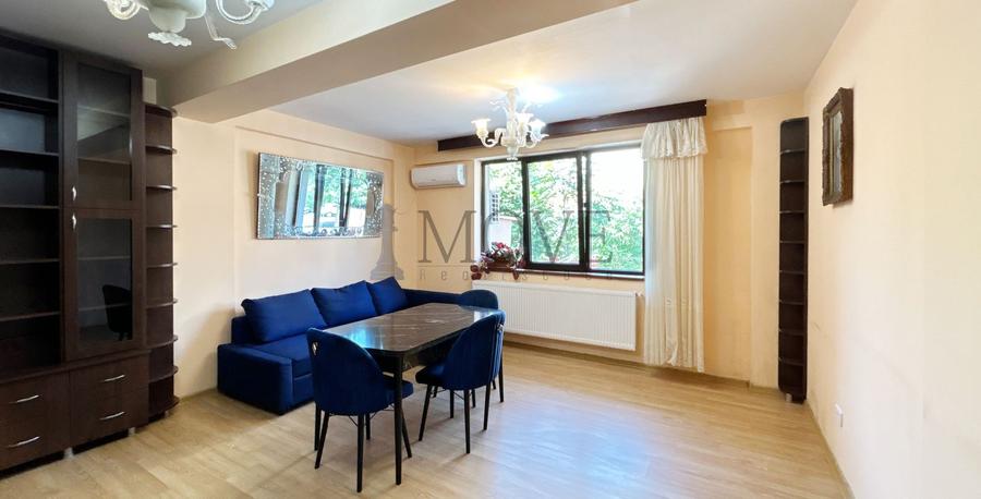 3 camere decomandate- CĂMINUL UNEI FAMILII aflate la început de drum