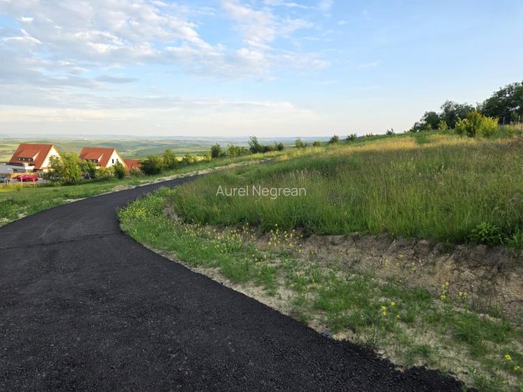 Teren de vanzare in Aiton, priveliste deoasebita, starda asfaltata inchisa - 5