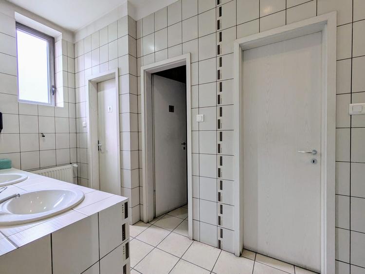 Cladire mixta de birouri si spatii comerciale - Comision 0%