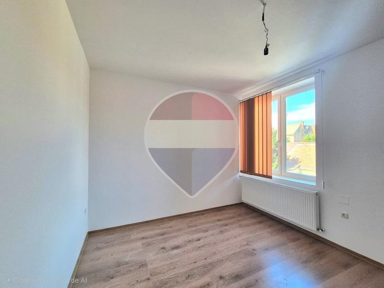 Apartament cu 3 camere, la prima închiriere, în zona centrală