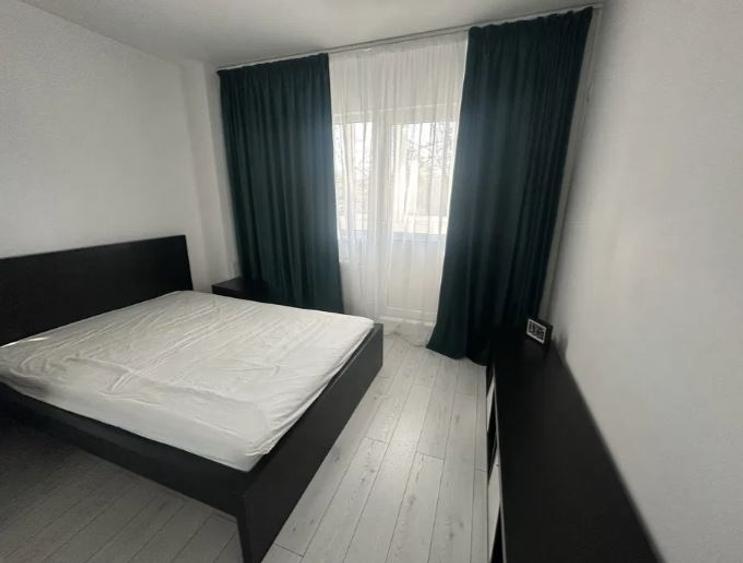 Tineretului ,et1/8,DECOMANDAT,2 bai,2 balcoane,parcare,mobilat,complet